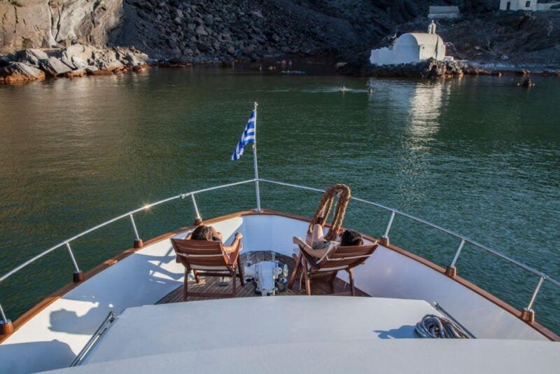 santorini-motor-yacht-sunset-cruise-with-5-course-dinner-2