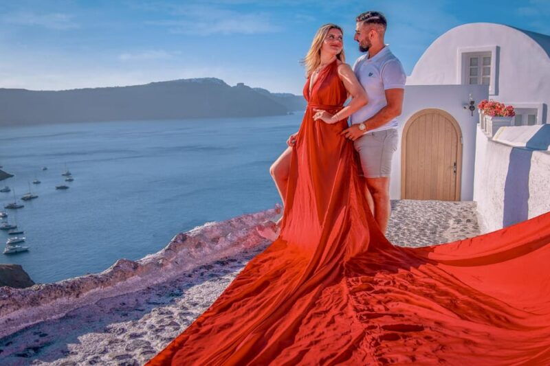 santorini-private-photoshoot-seprate-entrance-to-blue-dome