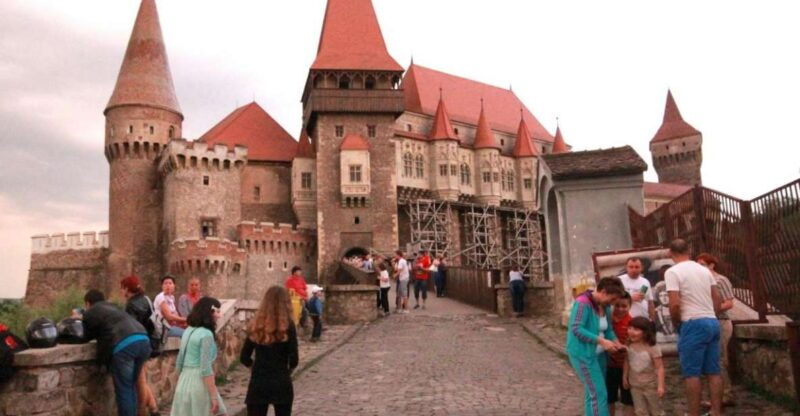 sb04-alba-iulia-corvin-castle-romanias-legendary-heart