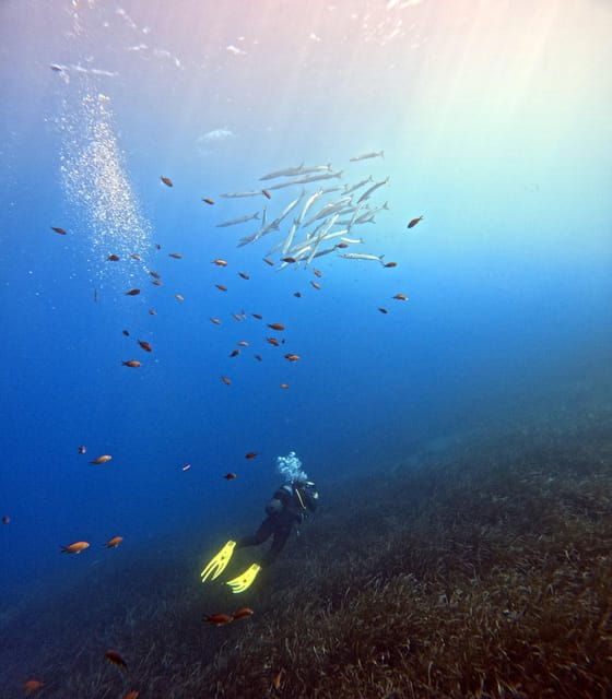scuba-diving-in-the-volcanic-caldera-shorelines-of-santorini