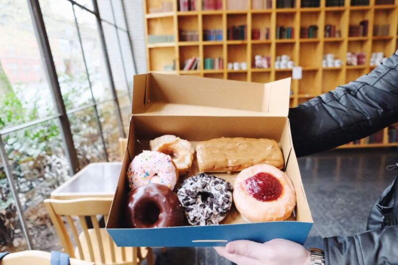 seattle-guided-delicious-donut-tour-with-tastings