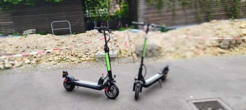 self-drive-e-scooter-shared-guide-in-small-groups