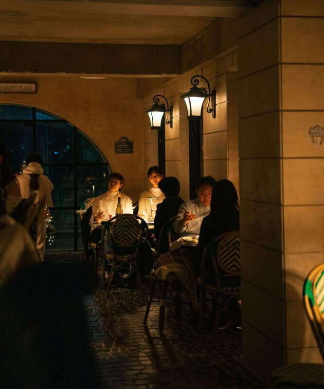 seoul-cinderella-bar-sip-in-seongsus-shoemaking-legacy