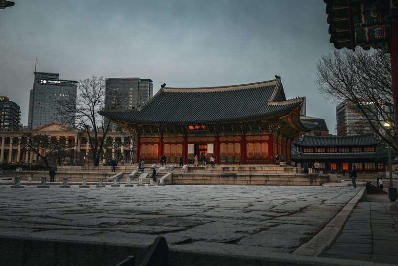 seoul-colonial-history-tour-with-prisonpalace-market-food