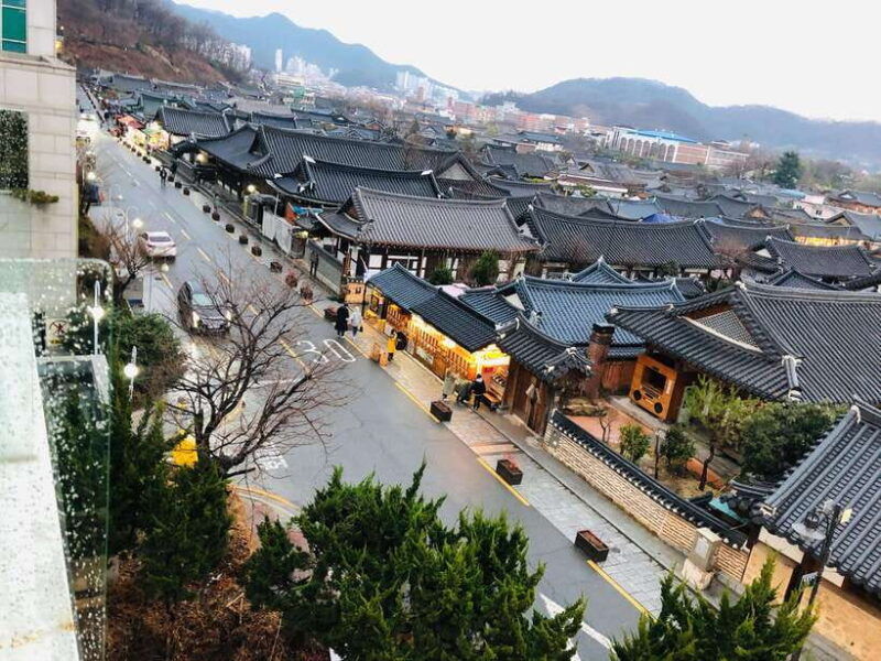 seoul-donghaksa-cherry-blossom-and-jeonju-hanok-day-tour