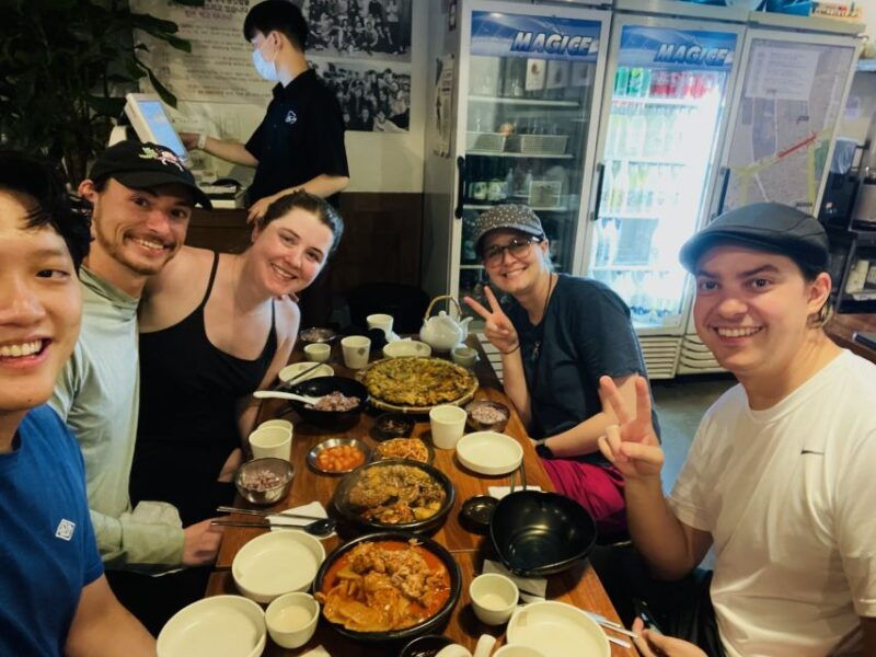 seoul-guided-city-wall-sunset-hike-with-korean-dinner