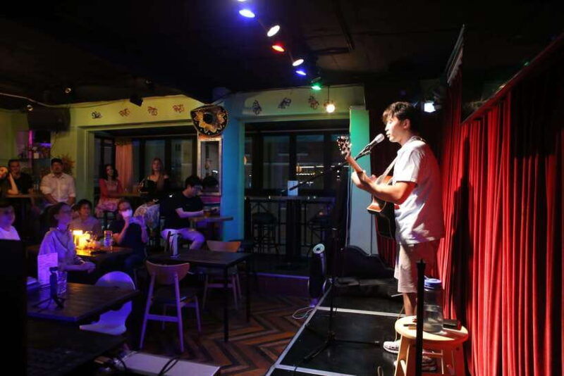seouls-stars-open-mic-with-local-international-talent
