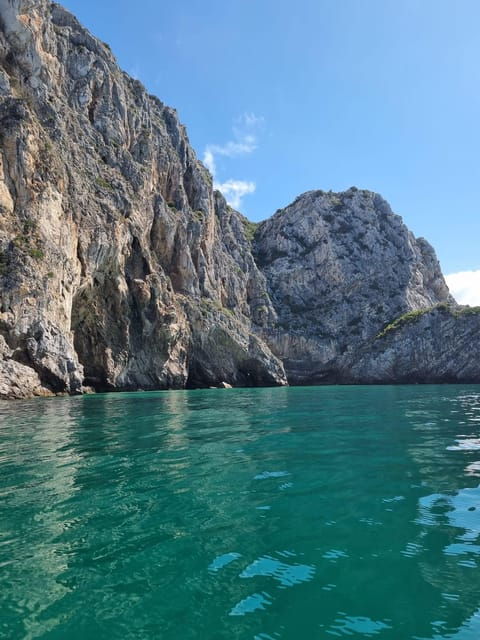 sesimbra-boat-trip-along-beaches-and-bays-with-snorkeling