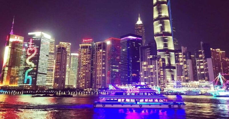 shanghai-in-5-hours-river-cruise-shanghai-tower-dining