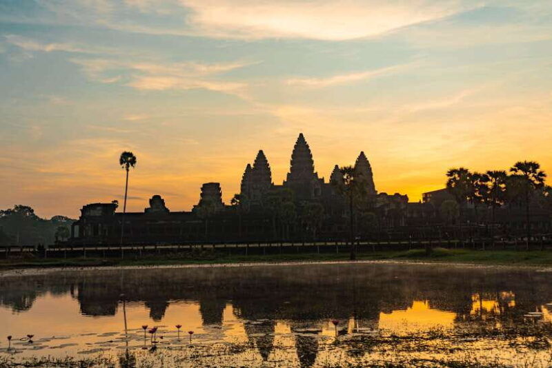 siem-reap-angkor-sunrise-2-days-guided-bike-tour