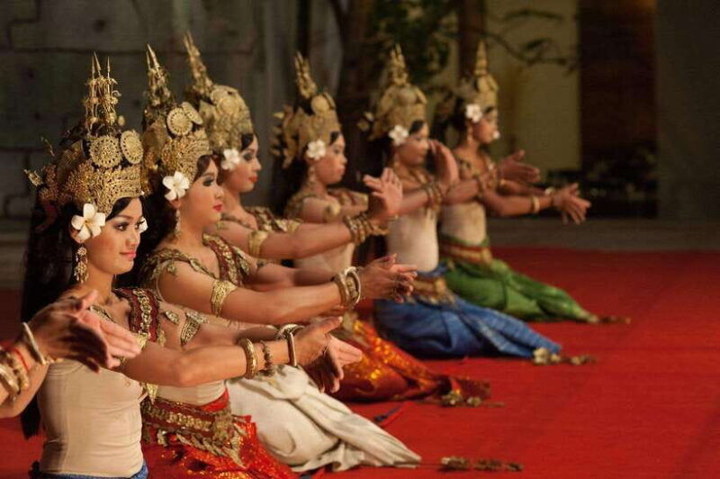 siem-reap-angkor-wat-floating-village-apsara-dance-show