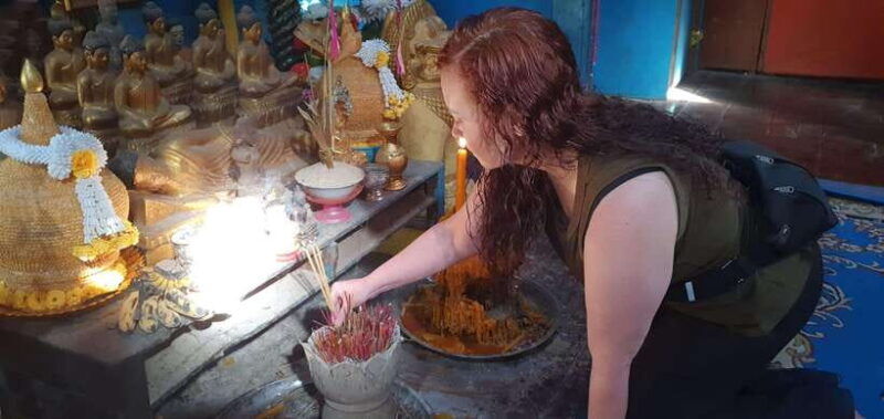 siem-reap-cambodian-buddhist-water-blessing-and-local-market-3