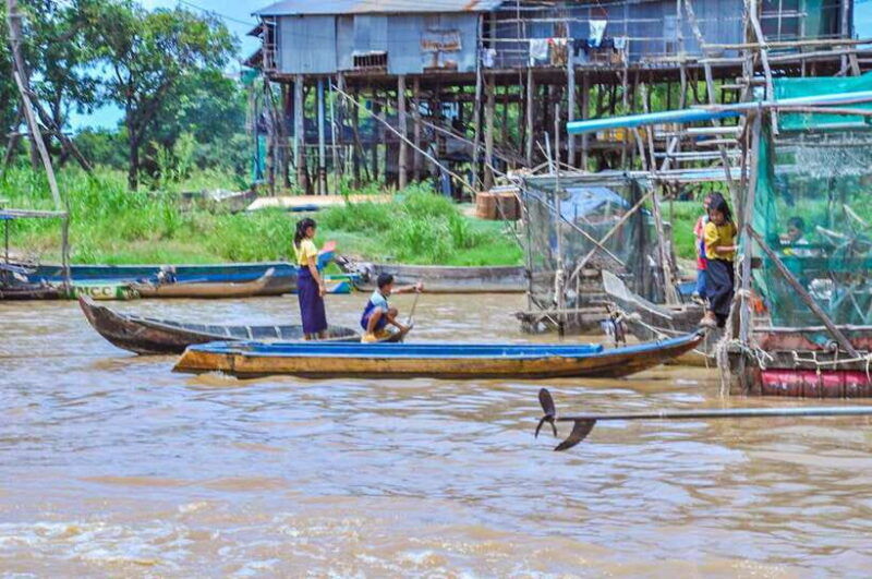 siem-reap-floating-village-and-sunset-private-boat-tour