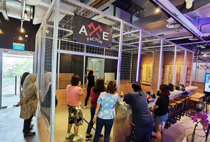 singapore-axe-factor-axe-throwing-experience