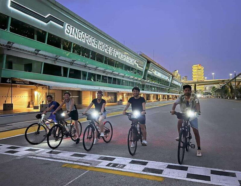 singapore-marina-bay-night-tour-by-bicycle