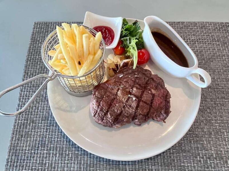 singapore-southern-island-cruise-dining-at-clubhouse