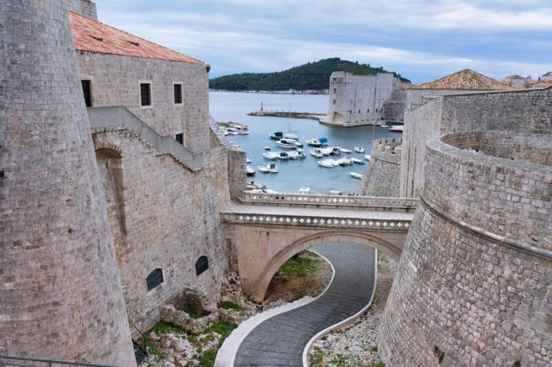 skip-the-line-walls-of-dubrovnik-lovrijenac-fortress-tour