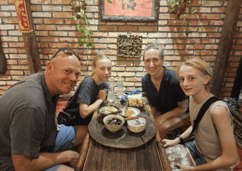 small-group-tour-hanoi-walking-food-tour-3-hour