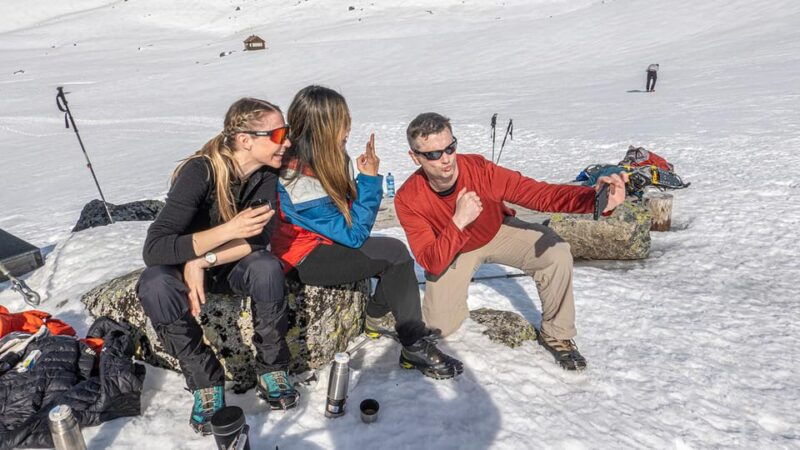 snowshoe-snowracer-adventure