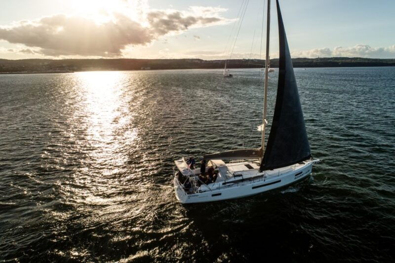 sopot-sunset-yacht-cruise-with-welcome-drink