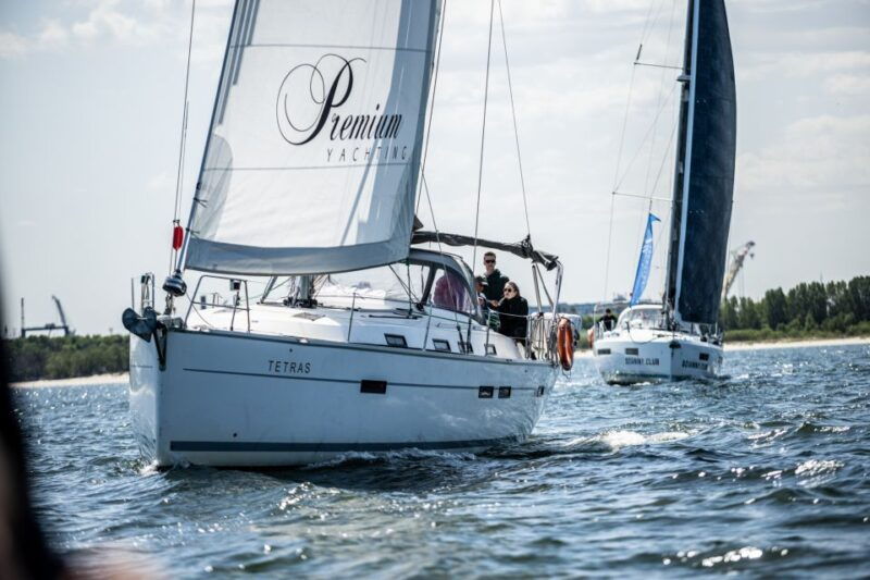 sopot-yacht-cruise-around-the-bay-with-welcome-drink