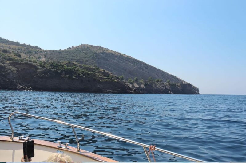 sorrento-shared-capri-boat-tour-with-snorkeling-and-fun