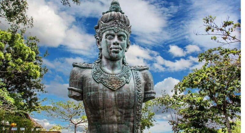 south-bali-gwk-melasti-beach-kecak-dance-jimbaran-tour