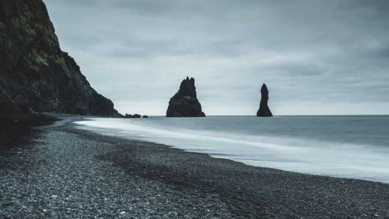 south-coast-of-iceland-black-beach-gla%d1%81ier-waterfalls