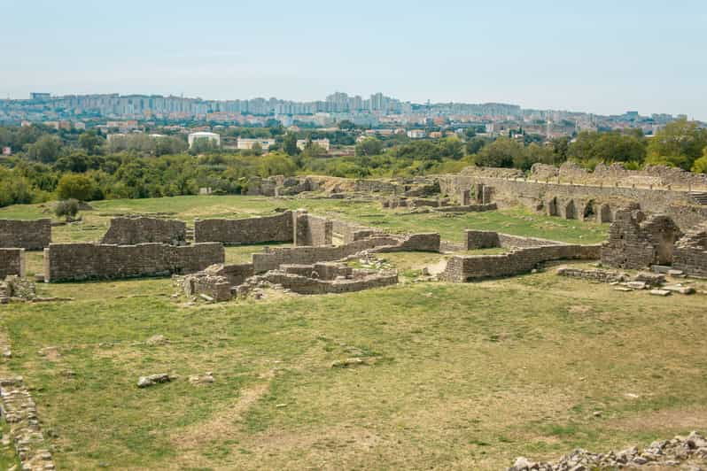 split-private-tour-to-salona-vitturi-castle-and-trogir