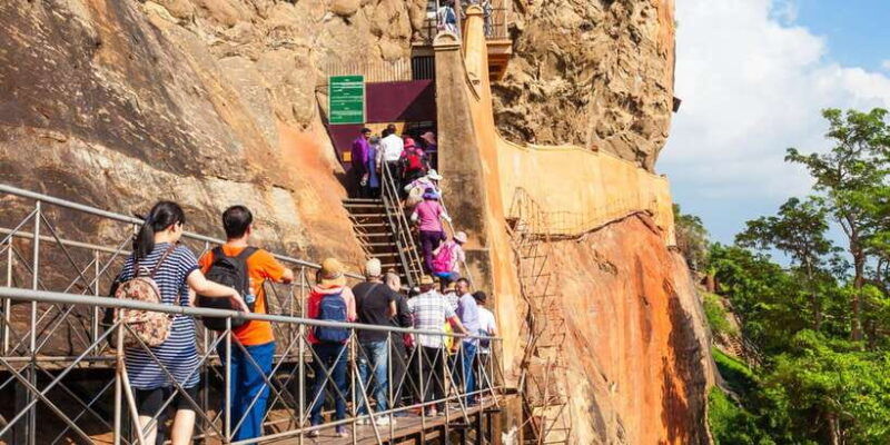 sri-lanka-bentota-day-trip-to-sigiriya-and-dambulla-temple