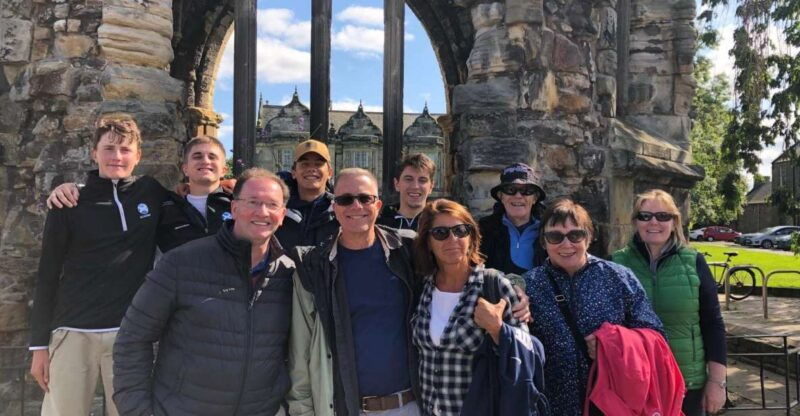 st-andrews-city-highlights-walking-tour-with-cocktail