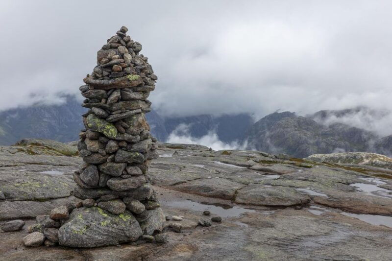 stavanger-kjerag-summer-hike-with-packed-lunch