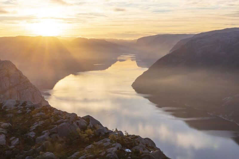stavanger-preikestolen-sunrise-hike-with-breakfast-buffet