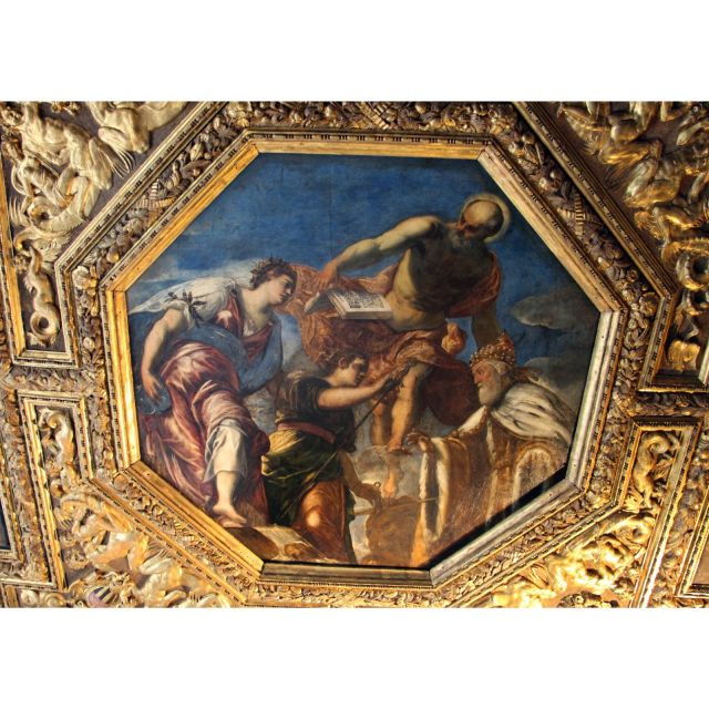 stroll-the-halls-of-doges-palace-on-a-guided-tour-in-venice-2