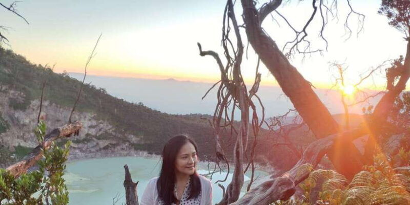 sunrise-sunan-ibu-white-crater-volcano-tea-factory-hot-spring