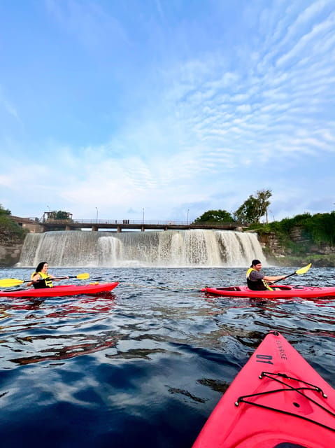 sunset-kayak-tour-in-downtown-ottawa-and-gatineau