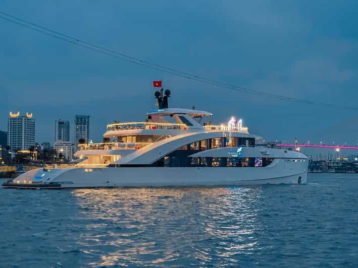 sunset-view-halong-bay-night-trip-dining-on-luxury-yacht