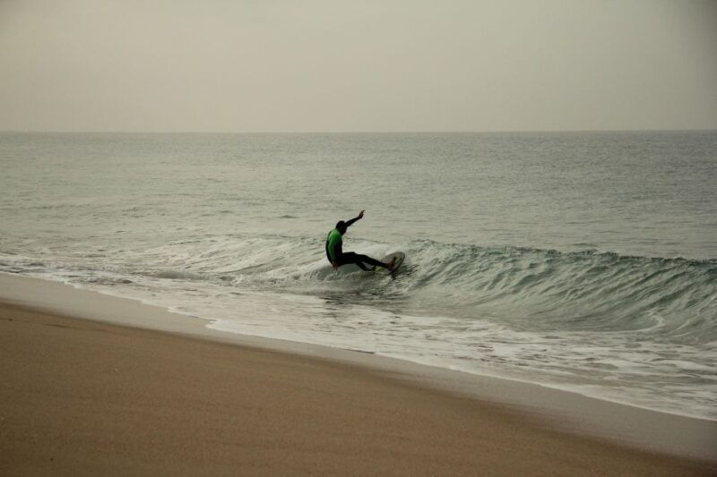 surfing-lessons-guiding
