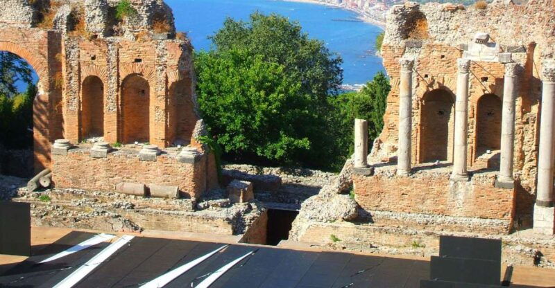 taormina-guided-historic-city-tour