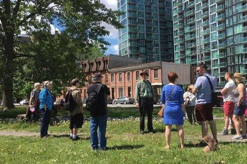 the-irish-famine-in-montreal-walking-tour