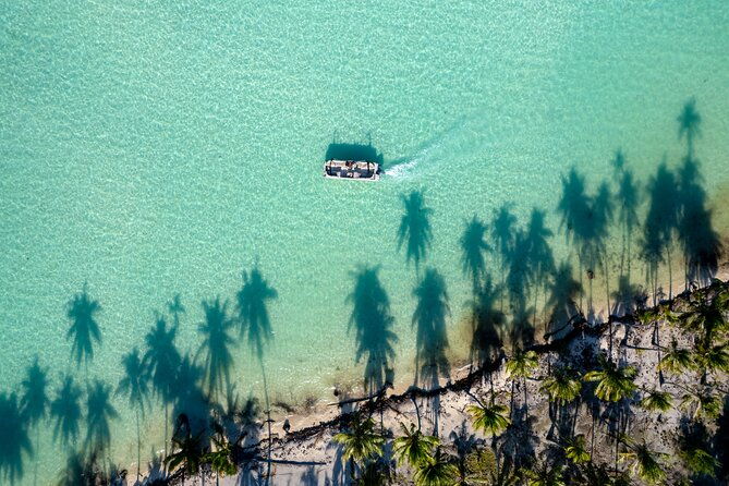 Toa Boat Bora Bora Private Lagoon tour with Lunch On Majestic Pontoon Boat - Extra Fun with Towed Buoy and Local Music
