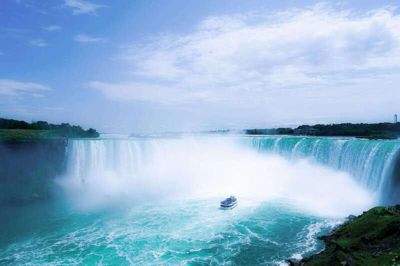 toronto-niagara-falls-tour-with-boat-and-lunch