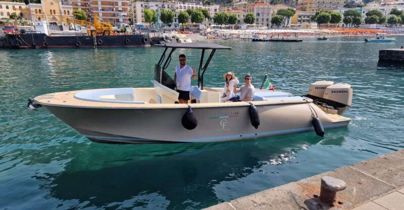 tour-capri-discover-the-island-of-vips-by-boat-3