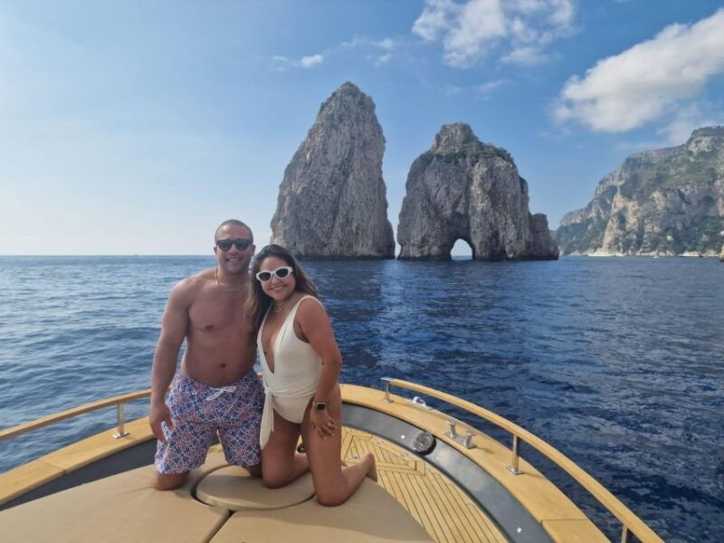 tour-capri-discover-the-island-of-vips-by-boat-5