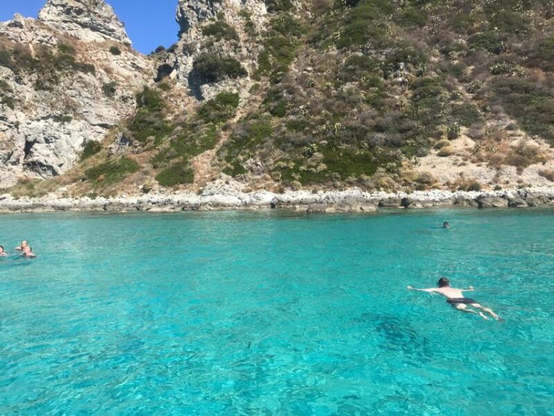 tropea-private-tour-with-skipper-to-capo-vaticano