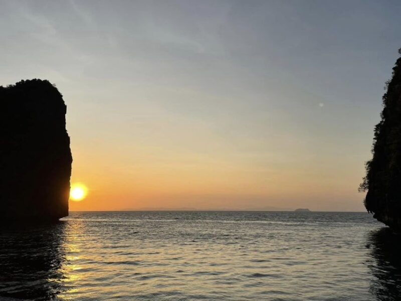 twilight-sea-canoe-phang-nga-bay-with-bio-luminescent