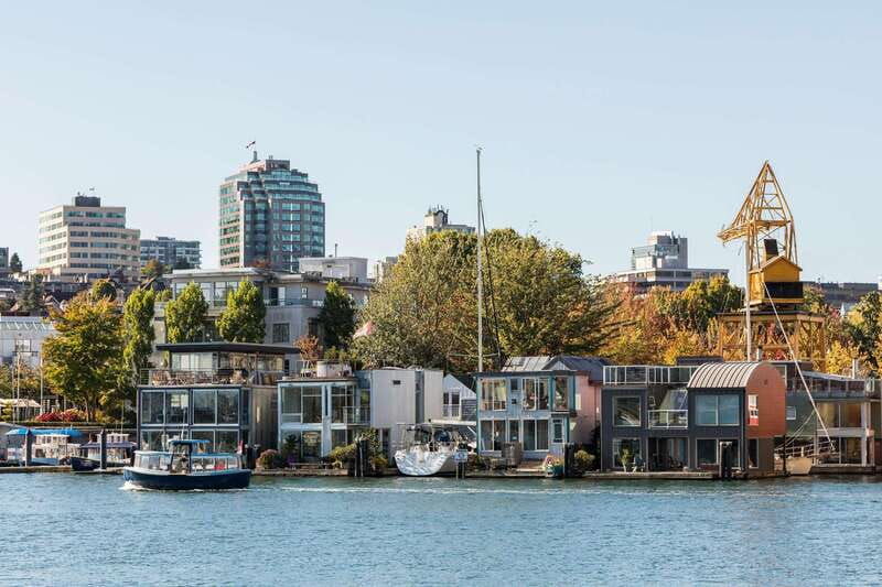 vancouver-city-granville-island-sightseeing-trolley-tour