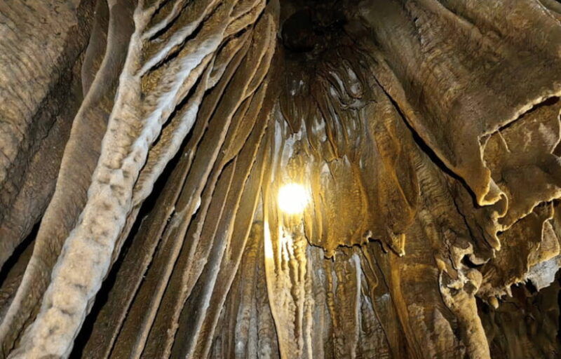 vang-vieng-kayakingziplinecave-tubingcave-tour