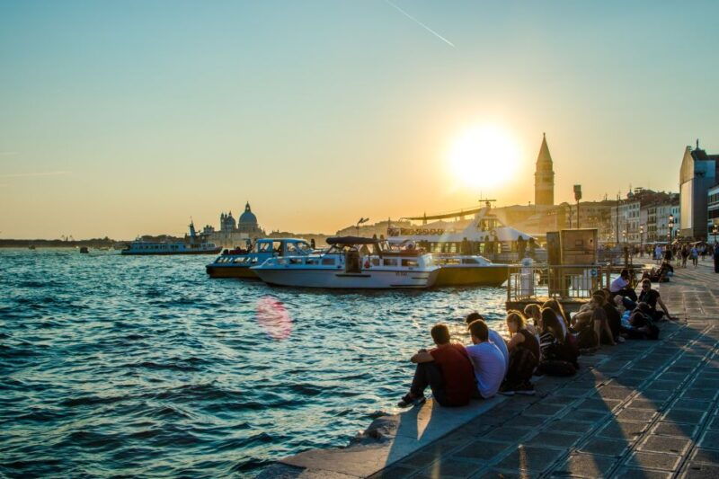 venice-sunset-cruise-by-typical-venetian-boat-2