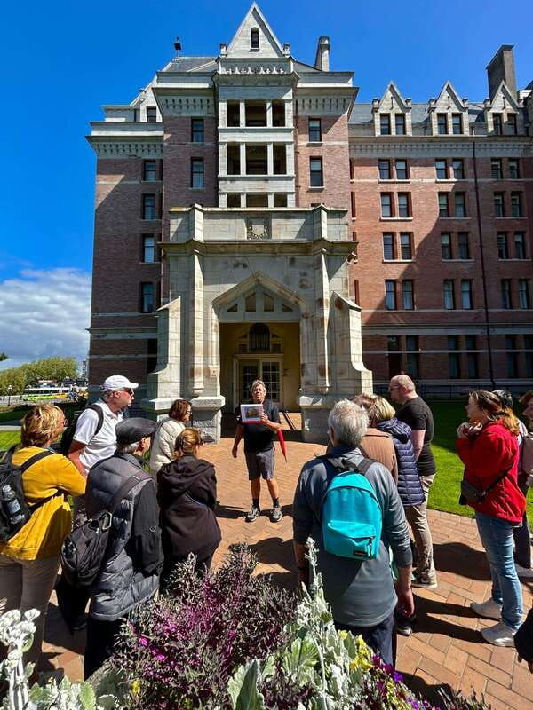 victoria-tips-based-city-highlights-walking-tour-2-5-hour